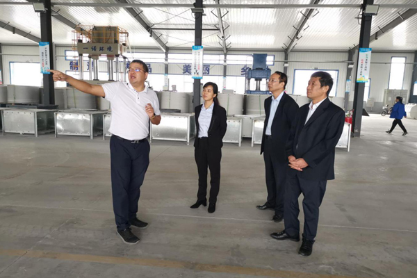 陜西航天建設(shè)集團(tuán)有限公司總經(jīng)理、黨委副書記謝明娟率隊(duì)赴遼寧一諾環(huán)保產(chǎn)業(yè)集團(tuán)開展考察調(diào)研工作